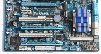 Intel Core i7 870 on Gigabyte P55-UD6 4. Espandibilità e componenti integrate 3