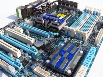 Intel Core i7 870 on Gigabyte P55-UD6 1. Intel P55 Express Chipset 2