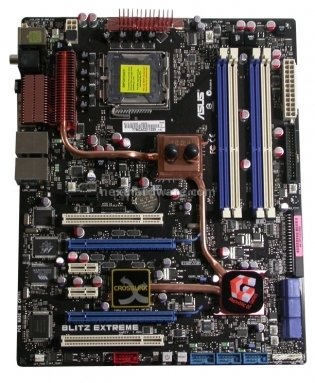 ASUS Blitz Extreme - P35 & DDR3 3. Layout&PCB 1
