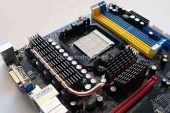 AMD Phenom II X4 810 e Sapphire 790GX 4. Sapphire 790GX - Socket e dissipatore 2