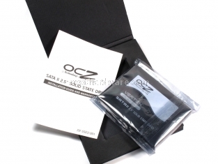 OCZ Vertex Limited Edition 100 GB 1. Box & Bundle 8