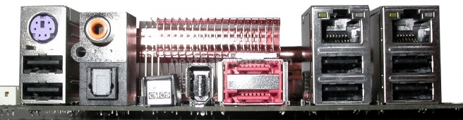 ASUS Blitz Extreme - P35 & DDR3 3. Layout&PCB 10