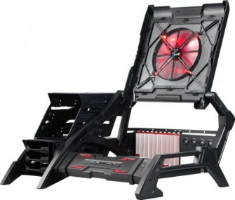 Prime foto del nuovo Strike-X Air di AeroCool 3