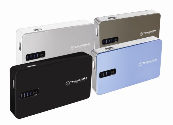 Presentato il Thermaltake 8400mAh Portable Power Pack  1