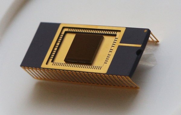 3D Vertical NAND Flash, la prima è Samsung ... 2