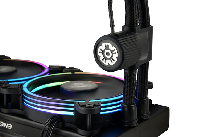 ENERMAX LIQFUSION RGB ora anche triventola 4