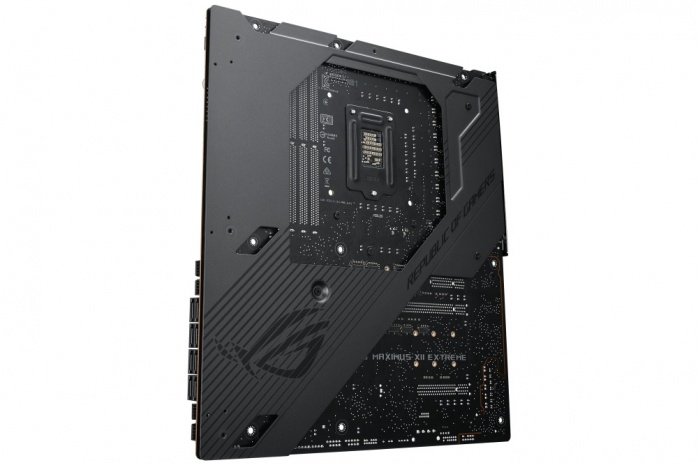 ASUS toglie i veli alla ROG MAXIMUS XII EXTREME 7