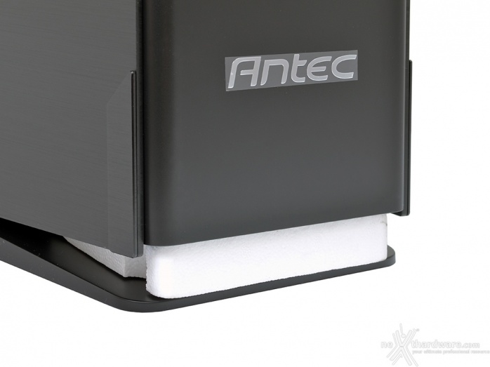 Antec Signature Series S10 1. Confezione e bundle 9