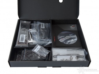 ASUS ROG RAMPAGE VI APEX 2. Packaging & Bundle 6