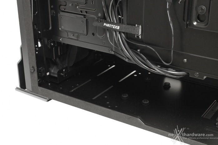 Phanteks Enthoo EVOLV ATX Tempered Glass 5. Interno - Parte seconda 7