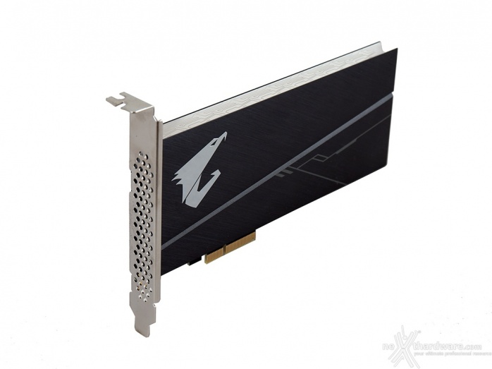 AORUS RGB AIC NVMe SSD 1TB 1. Visto da vicino 6