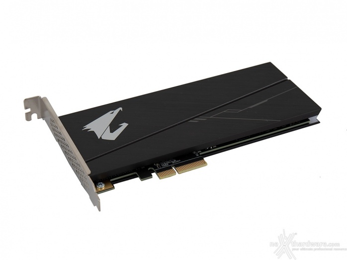 AORUS RGB AIC NVMe SSD 1TB 1. Visto da vicino 5