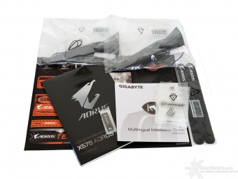 GIGABYTE X570 AORUS XTREME 1. Packaging & Bundle 7