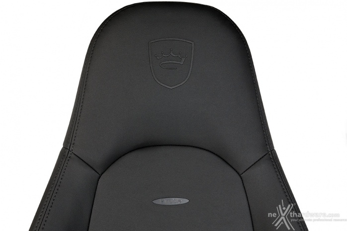 Noblechairs ICON Black Edition 1. Packaging & Bundle 9