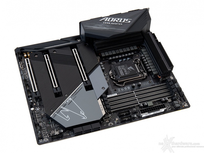 GIGABYTE Z590 AORUS MASTER 3. Vista da vicino 1