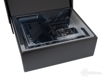 ASUS ROG MAXIMUS XIII EXTREME 2. Packaging & Bundle 3