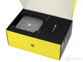 CORSAIR HX1500i 1. Packaging & Bundle 3