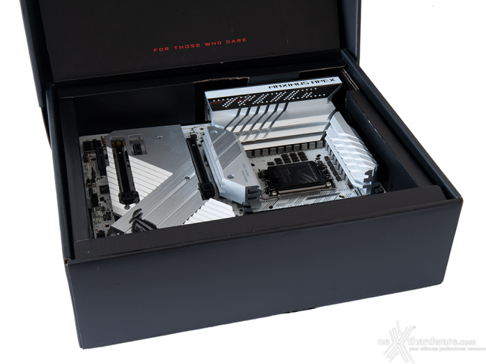 ASUS ROG MAXIMUS Z790 APEX 2. Packaging & Bundle 4