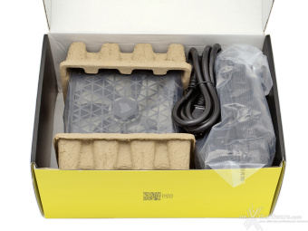 CORSAIR RM1200x SHIFT 1. Packaging & Bundle 3