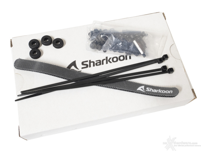 Sharkoon M30 RGB 1. Packaging & Bundle 3