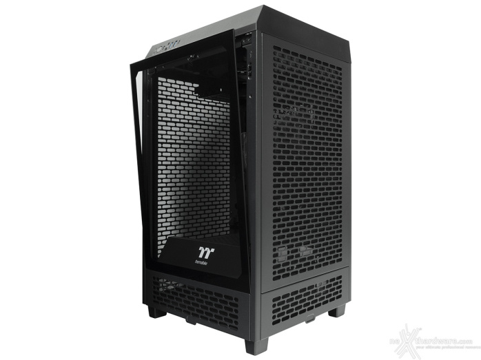 Thermaltake The Tower 200 3. Interno 1