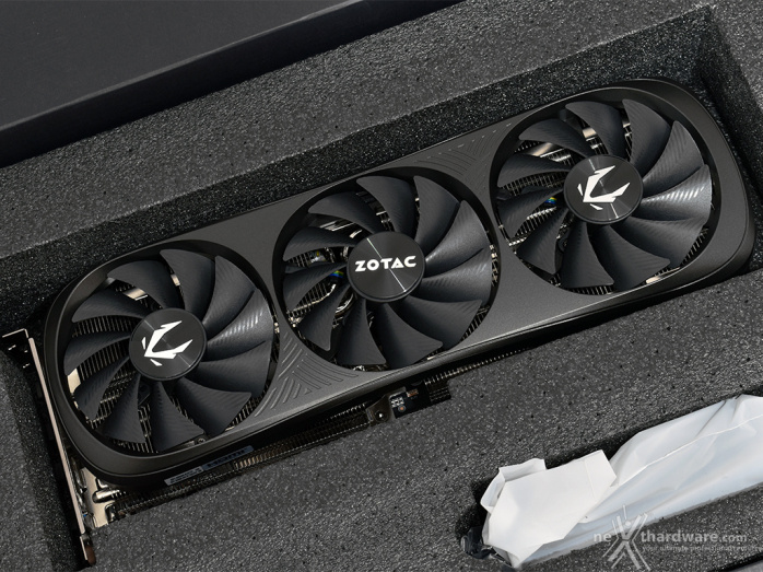 ZOTAC GeForce RTX 4080 SUPER Trinity Black 1. Packaging & Bundle 5
