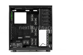 Aerocool XPREDATOR Black Edition 10. Montaggio componenti 3