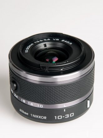Nikon V1, la prova completa 6. Analisi Obiettivo 1 Nikkor 10-30mm 3.5-5.6 VR, distorsione fall-off 1