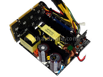 PC Power & Cooling Silencer Mk III 1200W 4. Componentistica & Layout - Parte 1 4