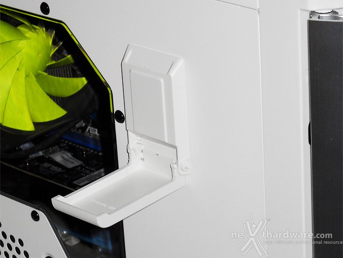 Thermaltake Armor Revo Gene Snow Edition 4. Esterno - Parte seconda 6