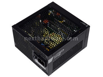 Seasonic Platinum-400 Fanless 2. Visto da vicino 1