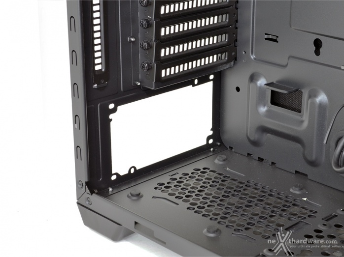 Cooler Master Silencio 652S 4. Interno 7