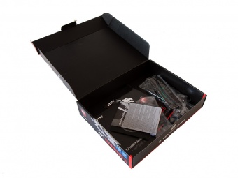 MSI Z97 Gaming 5 3. Packaging & Bundle 4