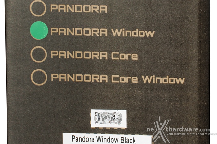 BitFenix Pandora 1. Packaging & Bundle 3