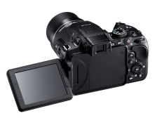 Nikon presenta tre nuove Coolpix superzoom 12